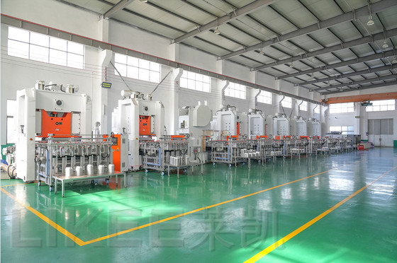 Latest company blogs about TECHNOLOGICAL INNOVATION LEADS THE NEW DEVELOPMENT OF ALUMINUM FOIL INDUSTRY: INTELLIGENT MACHINES ASSIST IN EFFICIENT PRODUCTION