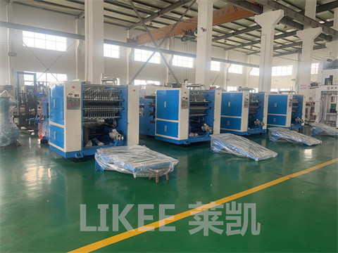 Buy LKWP-980 Pop Up Wax Paper Folding Machine Serrated or Straight Cut-off Finished Paper Shape online manufacture