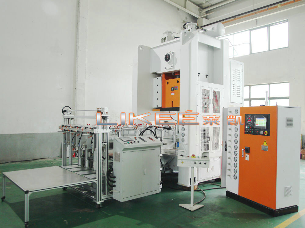 4 Cavities Fast Working Speed  Aluminium Foil Container Machine for Metal Punching