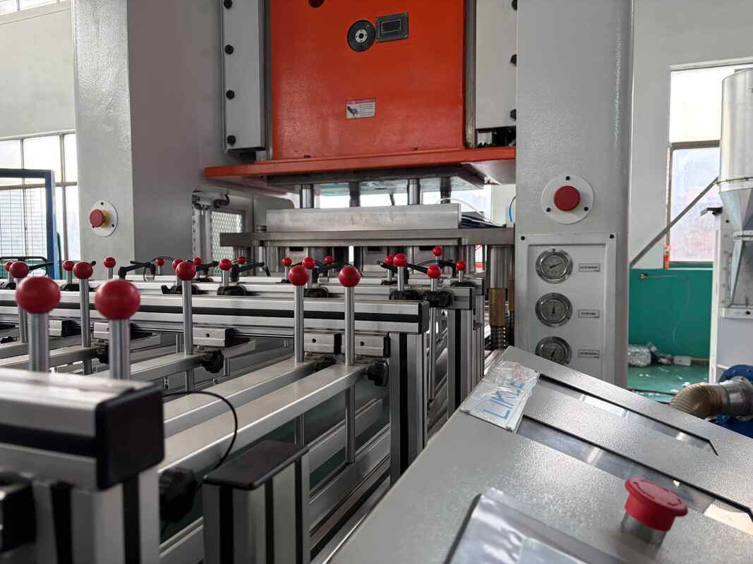Food Container Making Machine LK-T80 Aluminum Foil Food Take Out Container Disposable Carry Out ...