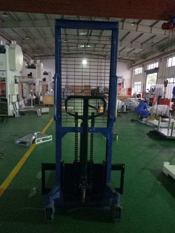 1.5m Manual Hydraulic Pallet Lifter 30ton Pressure controllable speed