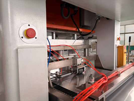 LK-T80 Aluminum Foil Container Machine High Strength Disposable 450ml Low Temperature Resistance